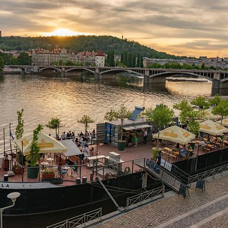 Helen Homestay Vysehrad Prague Exterior photo